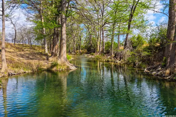 222 El Parisio, Bandera, TX 78003