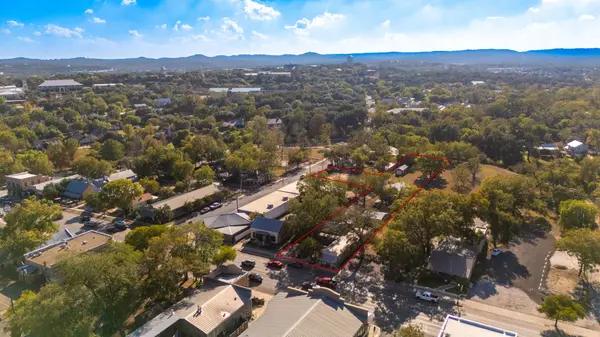 322 S Main St, Boerne, TX 78006-2336