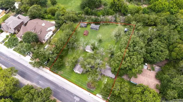 316 W San Antonio Ave, Boerne, TX 78006