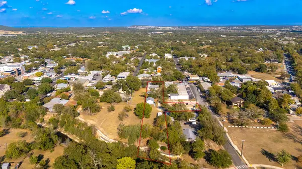 322 S Main St, Boerne, TX 78006-2336