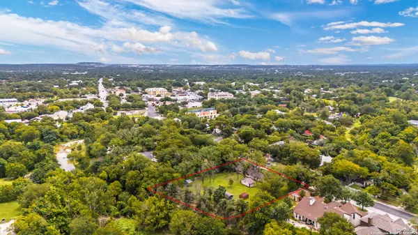 316 W San Antonio Ave, Boerne, TX 78006
