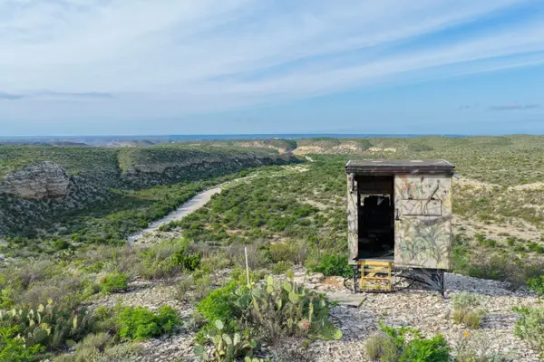 287 Davenport Rd, Dryden, TX 78851