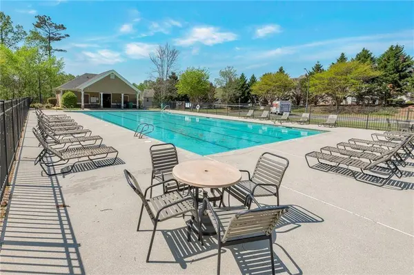 310 Oak Leaf PL, Acworth, GA 30102