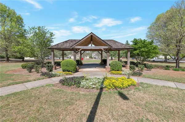 310 Oak Leaf PL, Acworth, GA 30102