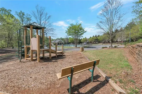 310 Oak Leaf PL, Acworth, GA 30102