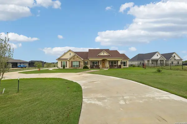9691 Crow Ln, Adkins, TX 78101-2584
