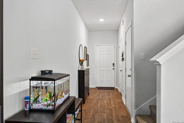 6714 Greensleeves, San Antonio, TX 78252-2046
