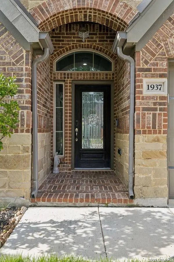 1937 FIELD BRK, Seguin, TX 78155