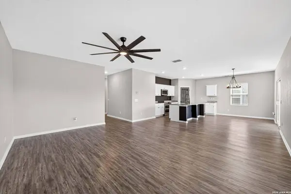 14320 Gunsight Pass, San Antonio, TX 78253-7072