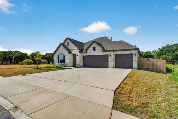221 JANICE AVE, Castroville, TX 78009