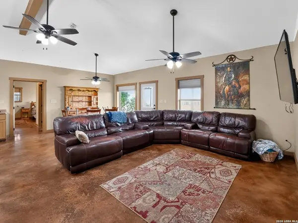 2217 county road 412, Stockdale, TX 78160
