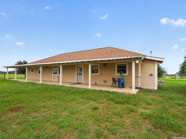2217 county road 412, Stockdale, TX 78160