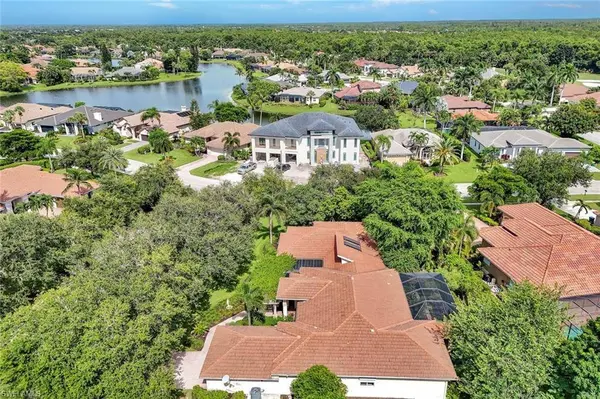 8840 Mariposa CT, Naples, FL 34113