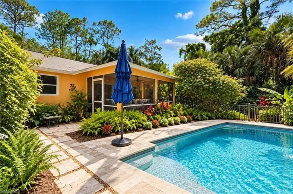 6037 Westport LN, Naples, FL 34116