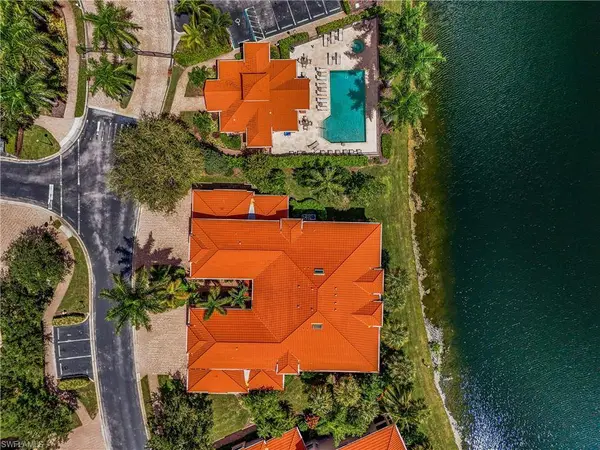 6446 Legacy CIR #102, Naples, FL 34113