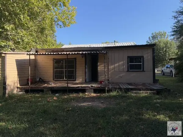 116 Ave H, Hooks, TX 75561