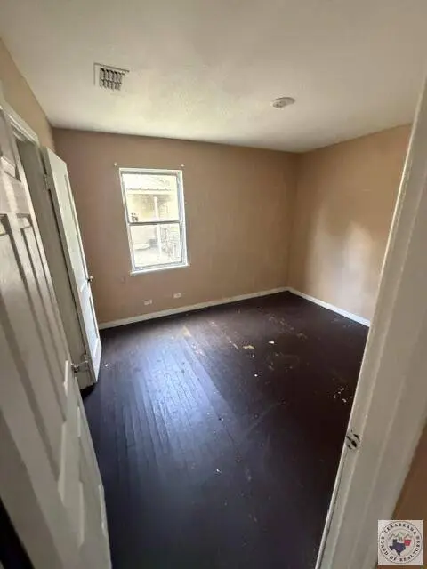 116 Ave H, Hooks, TX 75561