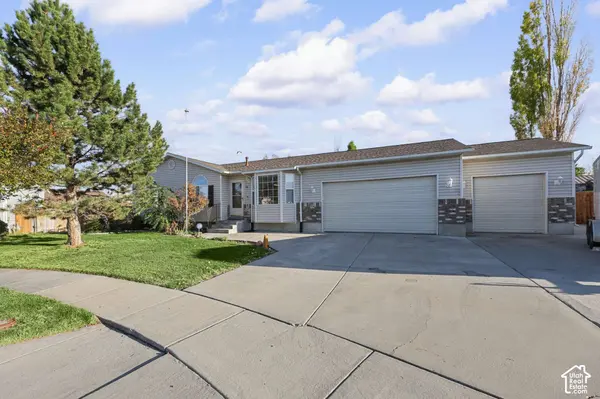 69 W MIDDLE CIR