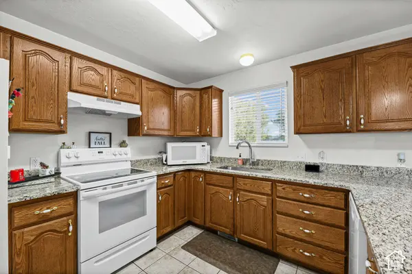 69 W MIDDLE CIR, Grantsville, UT 84029