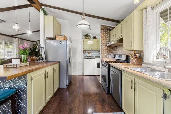 6 Shady Oaks Dr, Folsom, CA 95630