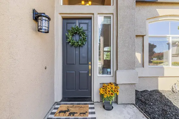 723 Stewart ST, Folsom, CA 95630