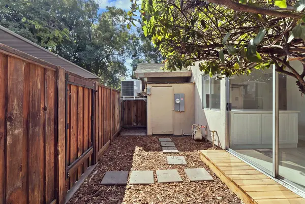 8605 La Riviera DR #D, Sacramento, CA 95826