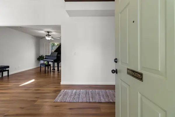 113 Chesterfield Way, Folsom, CA 95630