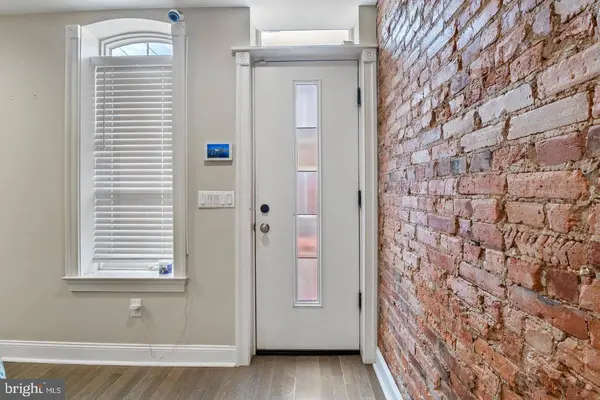 2044 MOUNTAIN ST, Philadelphia, PA 19145