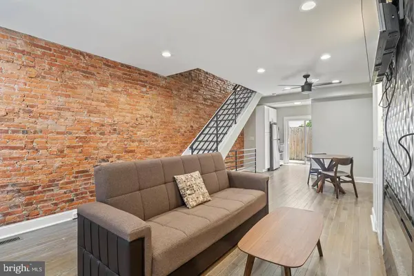 2044 MOUNTAIN ST, Philadelphia, PA 19145