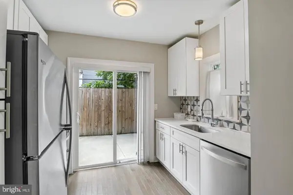 2044 MOUNTAIN ST, Philadelphia, PA 19145