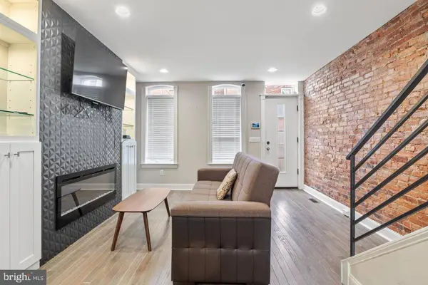 2044 MOUNTAIN ST, Philadelphia, PA 19145