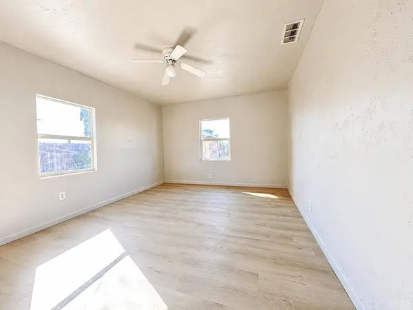 13857 6th ST, Armona, CA 93212