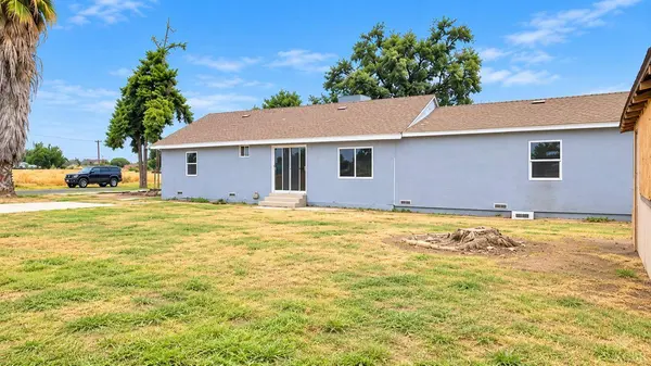13857 6th ST, Armona, CA 93212