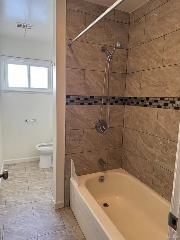 272 E D ST, Lemoore, CA 93245