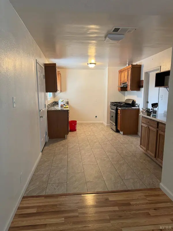 272 E D ST, Lemoore, CA 93245