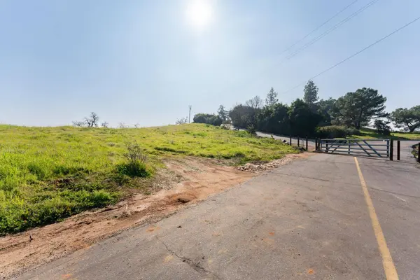 0 Oak Knoll LN, Clovis, CA 93619
