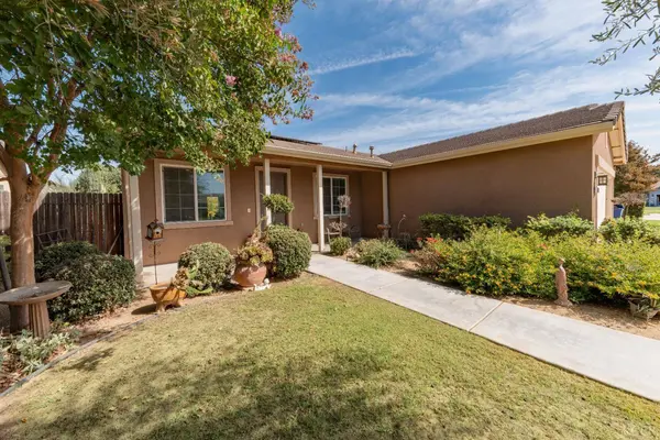 10606 Bremgarten CT, Bakersfield, CA 93314