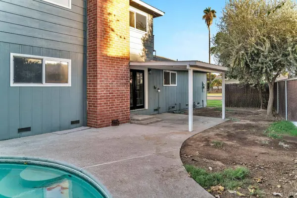 49 Vine ST, Lemoore, CA 93245