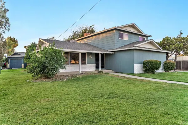 49 Vine ST, Lemoore, CA 93245