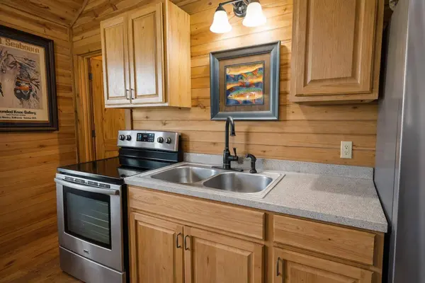 6980 Doss Spring Creek RD, Fredericksburg, TX 78624