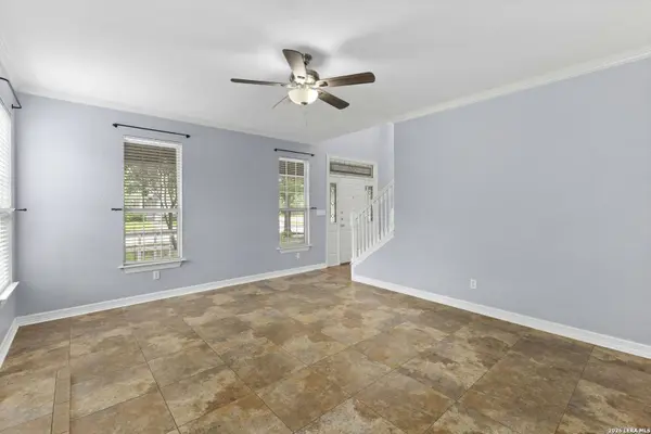 1405 Azalea Ln, New Braunfels, TX 78130