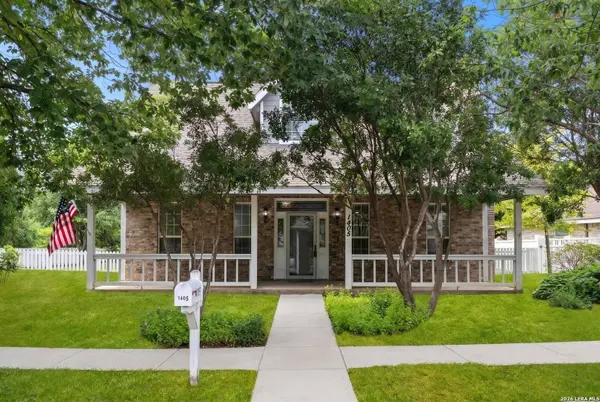 1405 Azalea Ln, New Braunfels, TX 78130