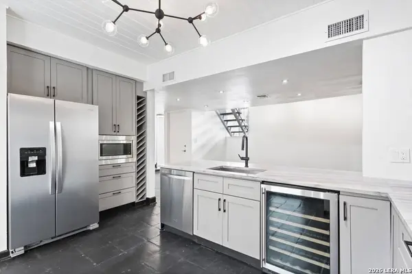 3102 Eisenhauer Rd UNIT A8, San Antonio, TX 78209