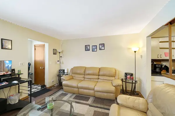 7005 Dutton Ave N, Minneapolis, MN 55428-2420