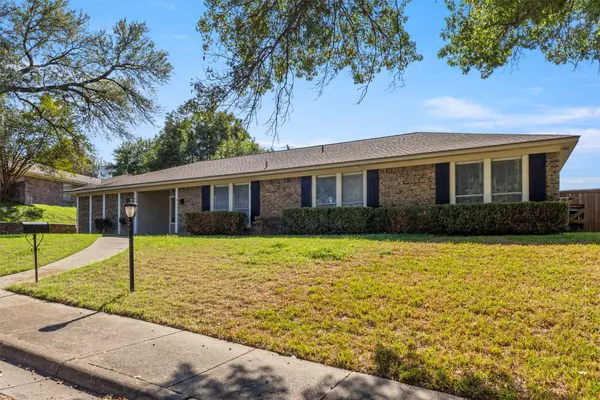 2248 Dorrington DR, Dallas, TX 75228