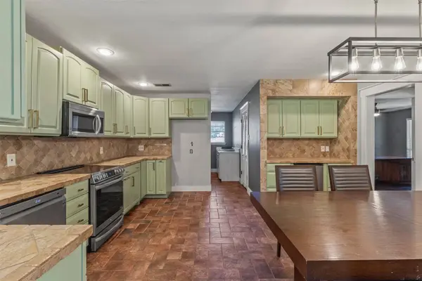 2248 Dorrington DR, Dallas, TX 75228