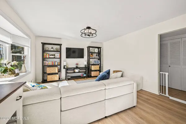 15 Jackson Street, Keyport, NJ 07735