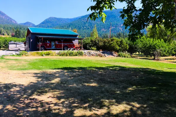 23726 Mt Highway 35, Bigfork, MT 59911