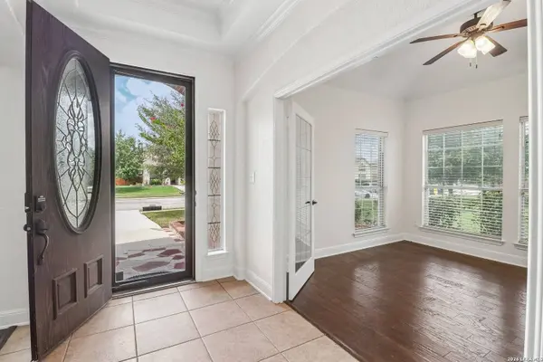 6718 Laura Hts, Schertz, TX 78154