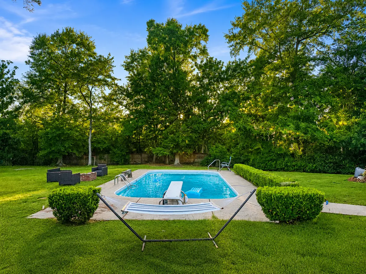 5428 Diamondhead Dr E, Diamondhead, MS 39525-3307